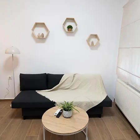 Apartment Hermes-modern Comfort In Larissa