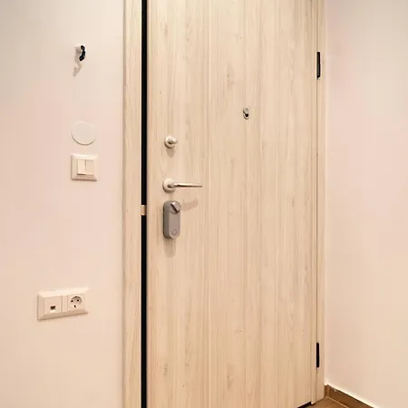 Hermes-modern Comfort In شقة