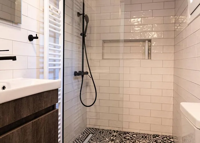 Apartment Hermes-modern Comfort In *