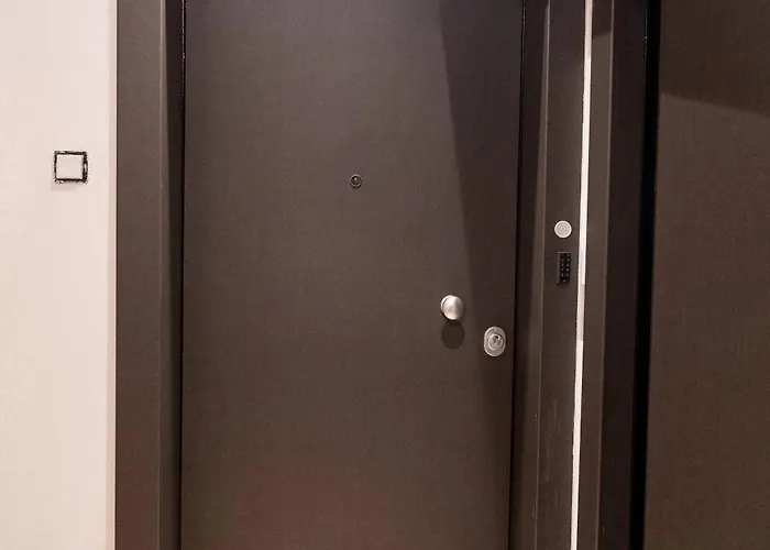 Hermes-modern Comfort In Larissa